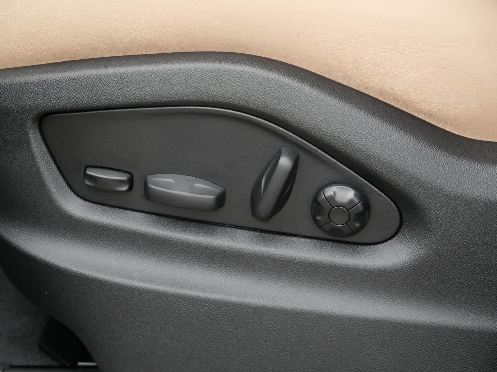 Thumbnail: 2026 Porsche Cayenne - 10