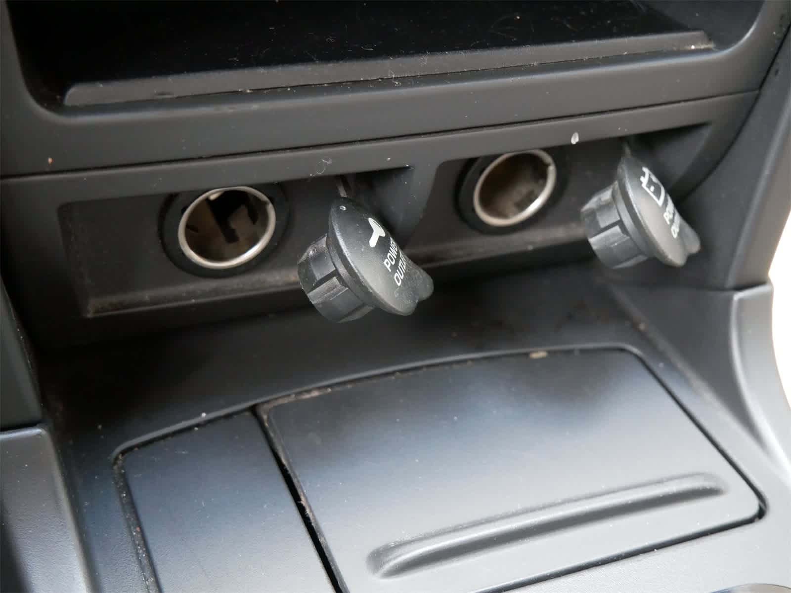 Thumbnail: 2006 Chrysler Pacifica - 16