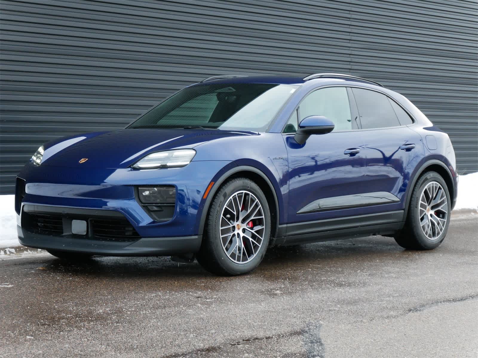 Thumbnail: 2025 Porsche Macan - 1