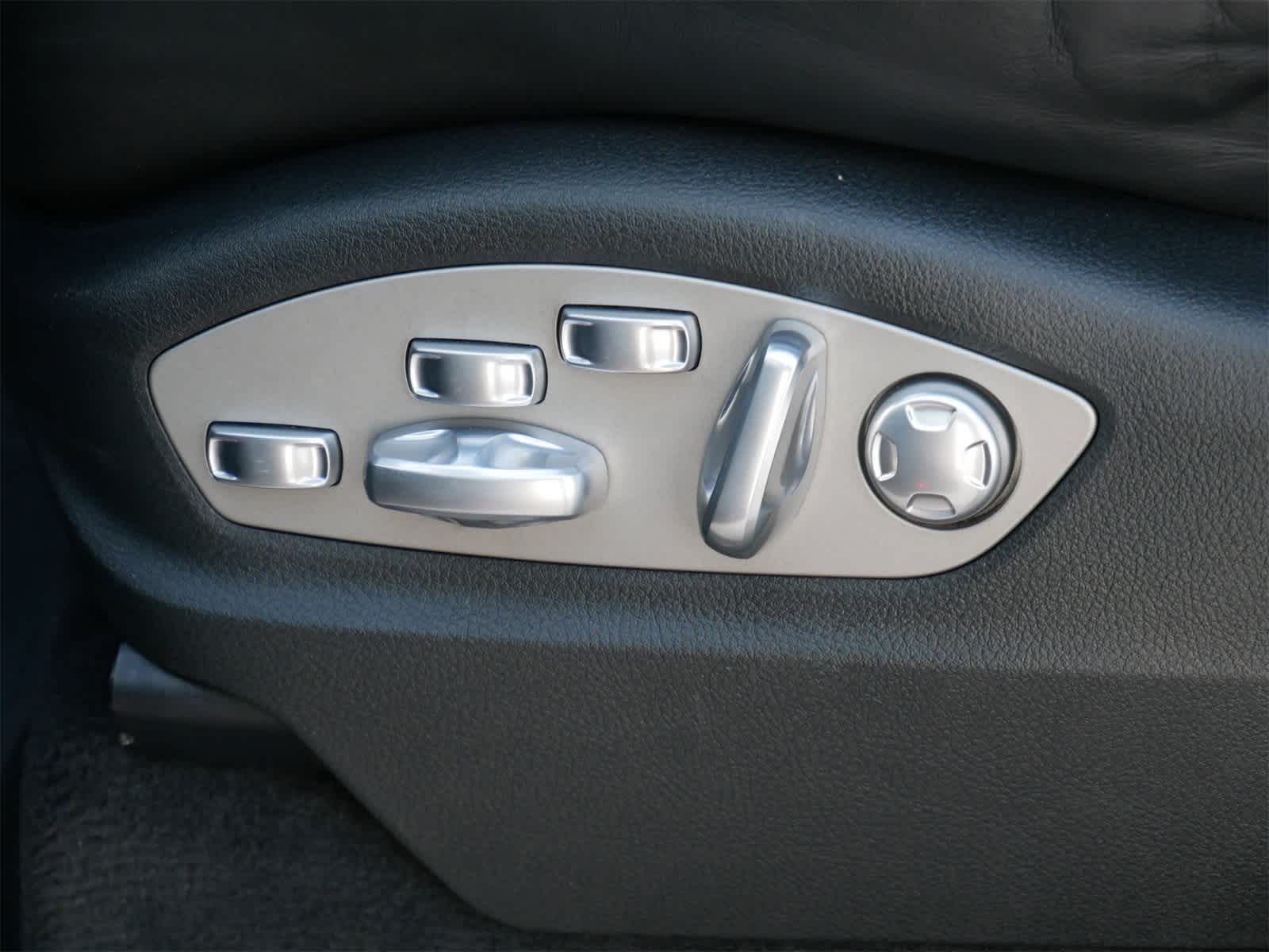 Thumbnail: 2014 Porsche Cayenne - 10