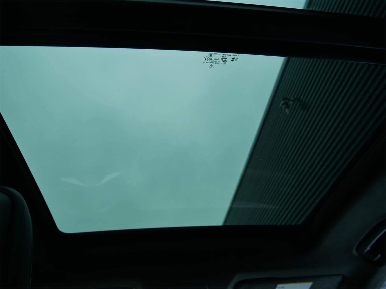 Thumbnail: 2025 Porsche Macan - 12