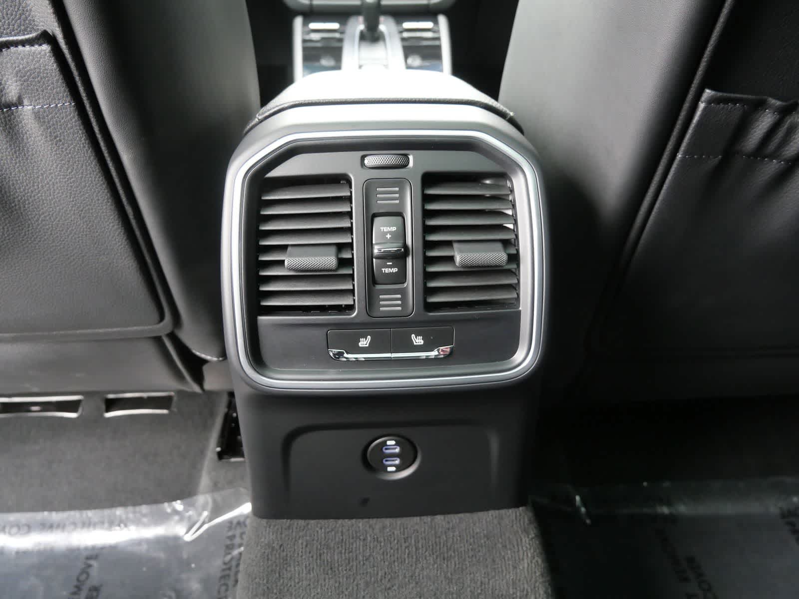 Thumbnail: 2026 Porsche Macan - 13
