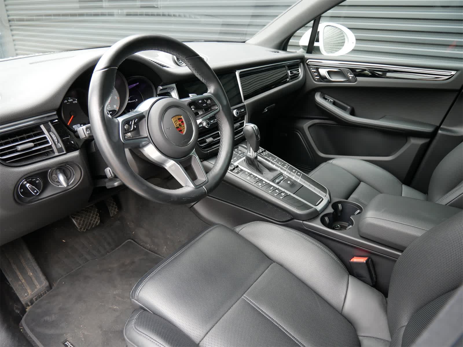 2021 Porsche Macan S 4