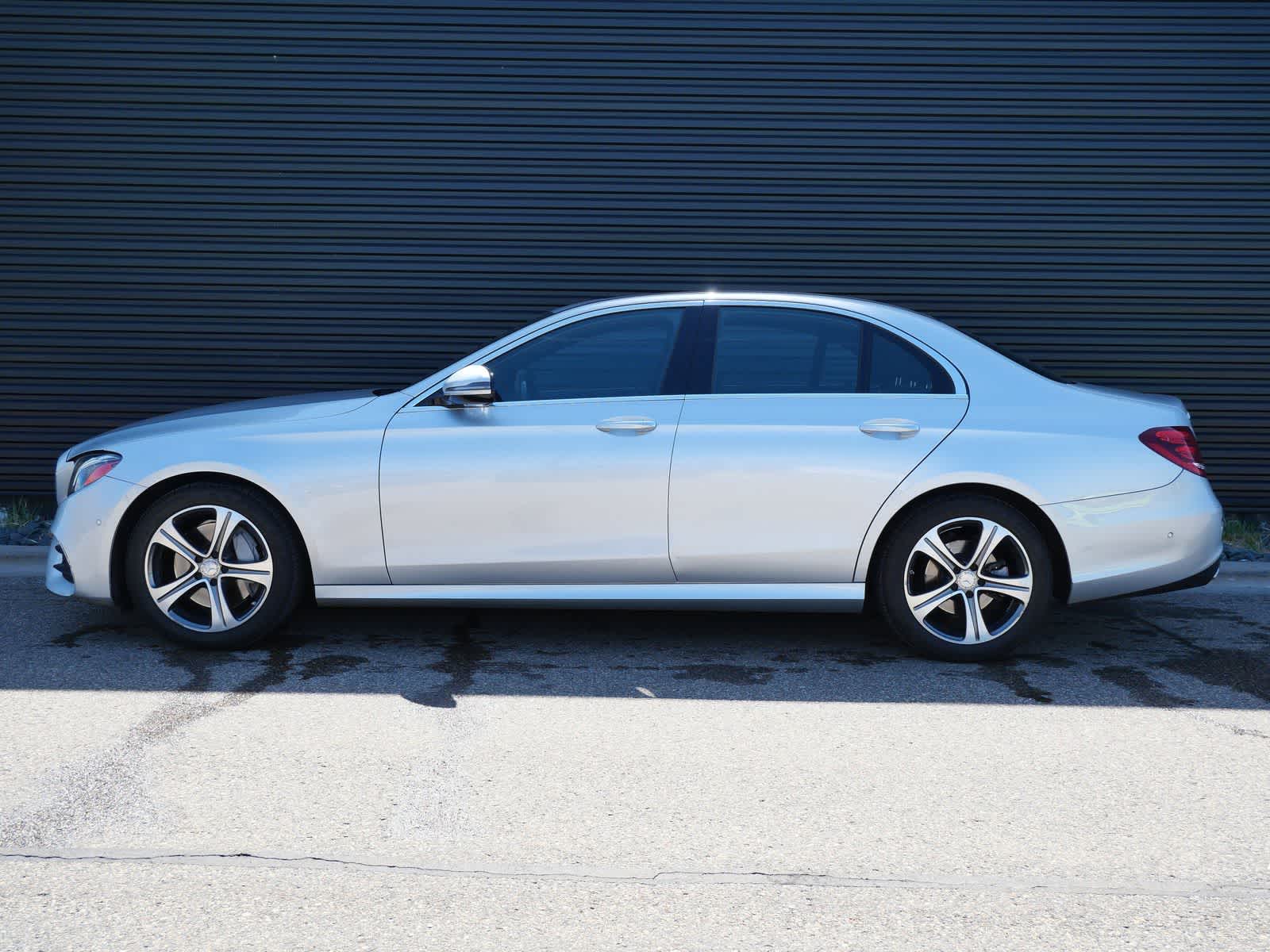 Thumbnail: 2017 Mercedes-Benz E-Class - 2