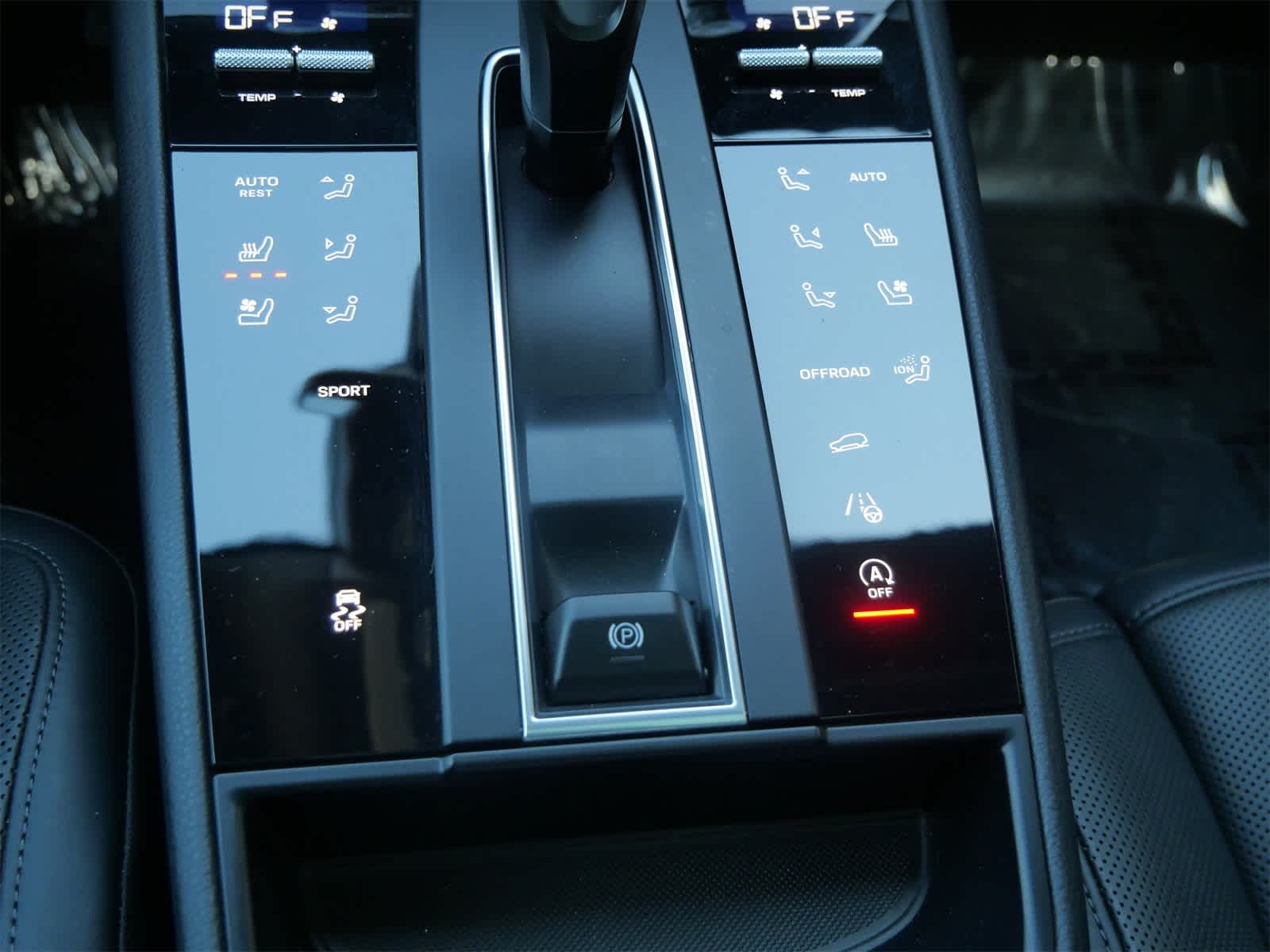 Thumbnail: 2023 Porsche Macan - 15