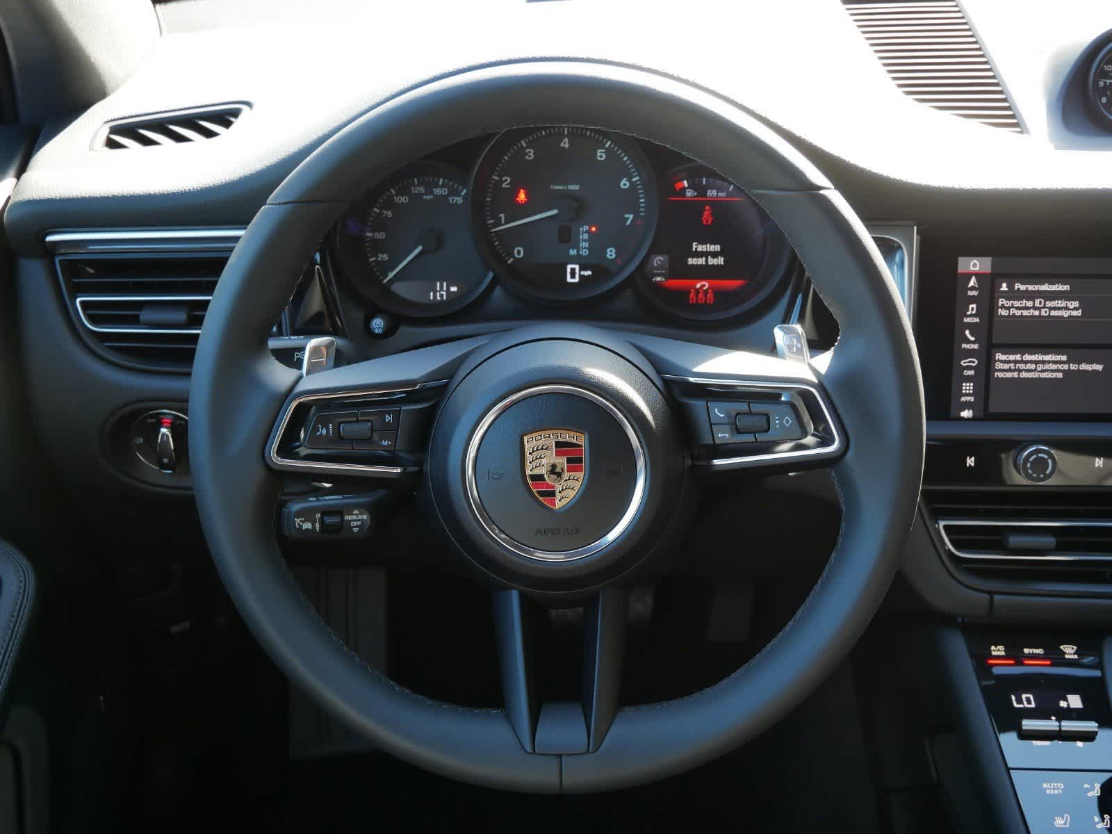 Thumbnail: 2025 Porsche Macan - 4