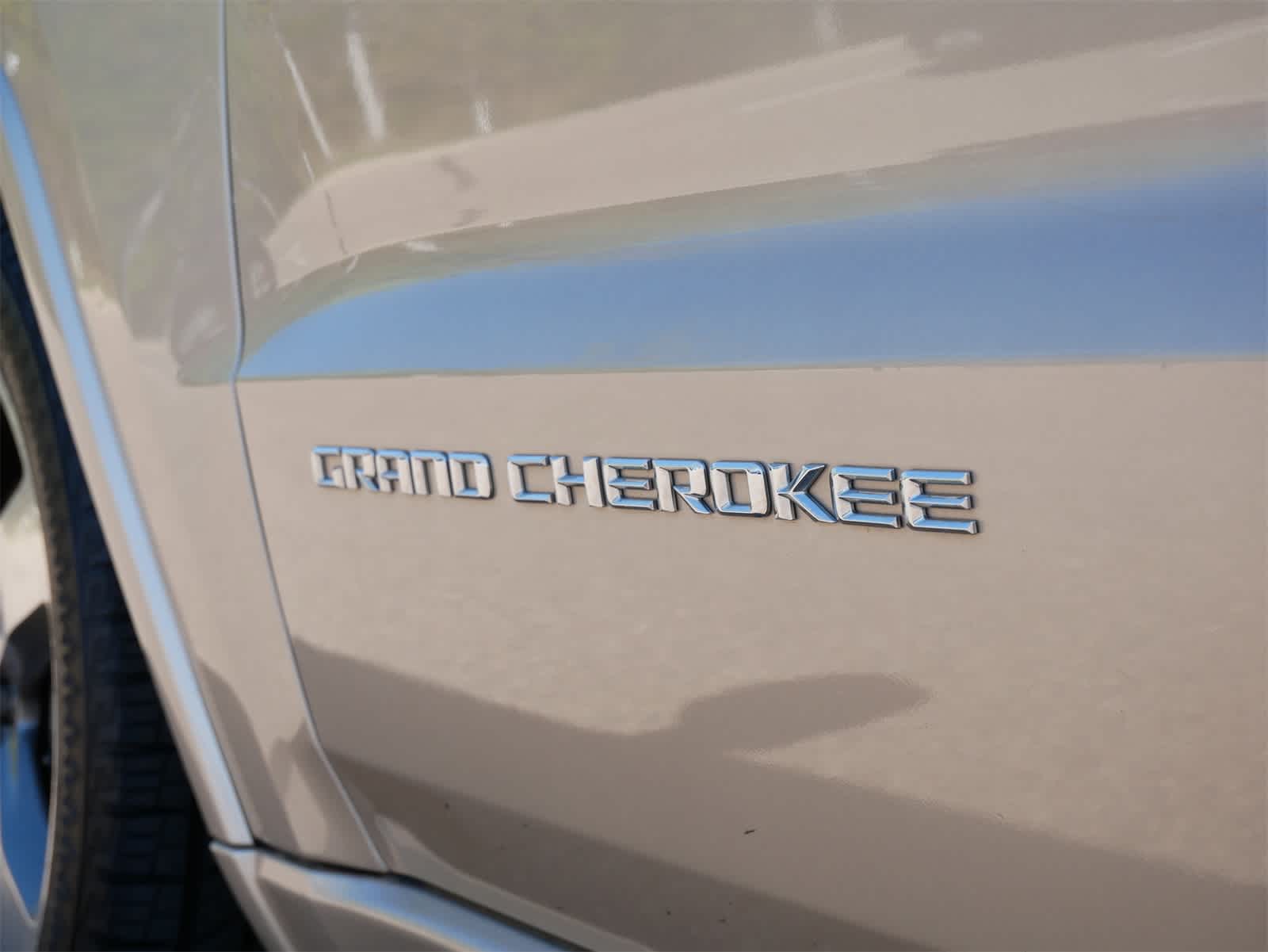 2014 Jeep Grand Cherokee Overland 24