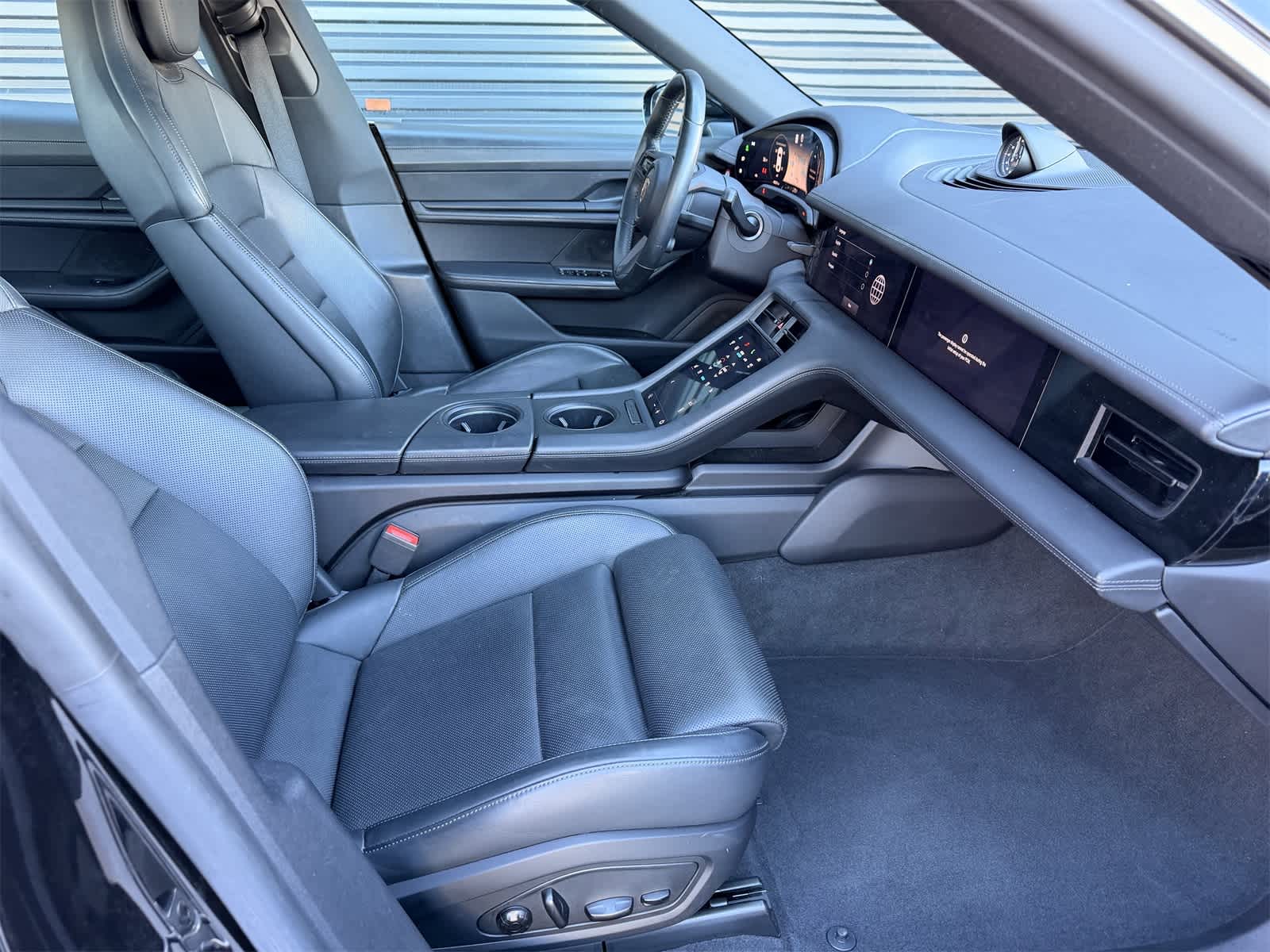 Thumbnail: 2021 Porsche Taycan - 20