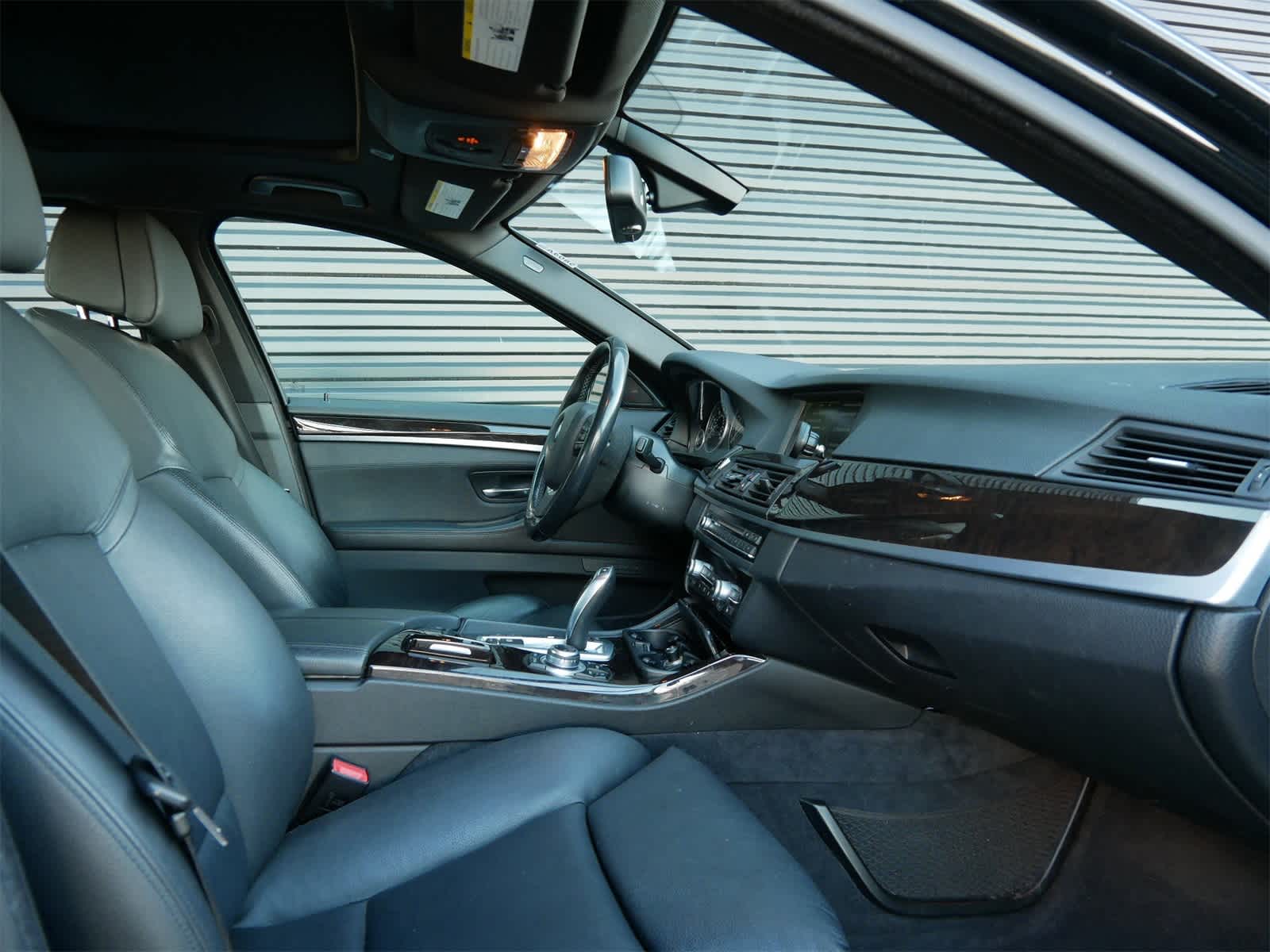 Thumbnail: 2012 BMW 5 Series - 26