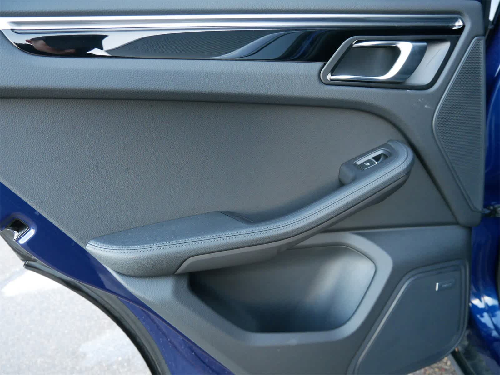 Thumbnail: 2022 Porsche Macan - 12