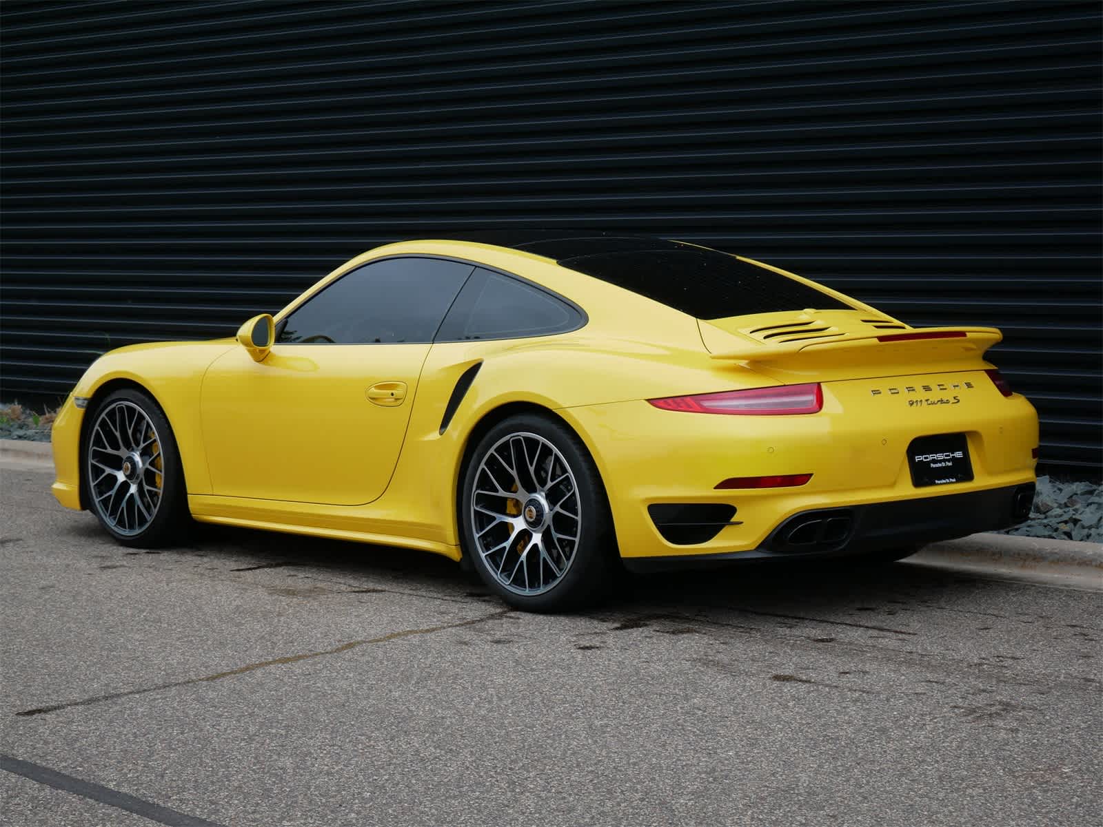2015 Porsche 911 Turbo S 11