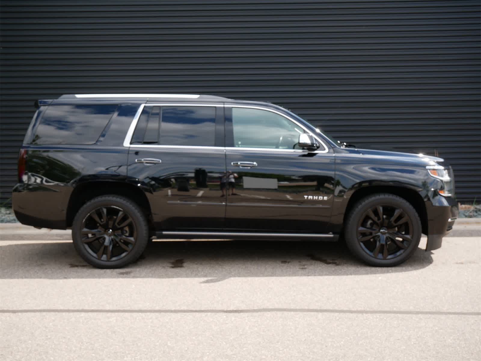 Thumbnail: 2017 Chevrolet Tahoe - 27