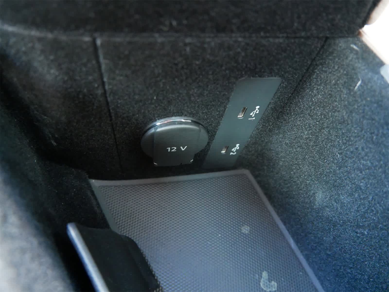 Thumbnail: 2023 Porsche Taycan - 17