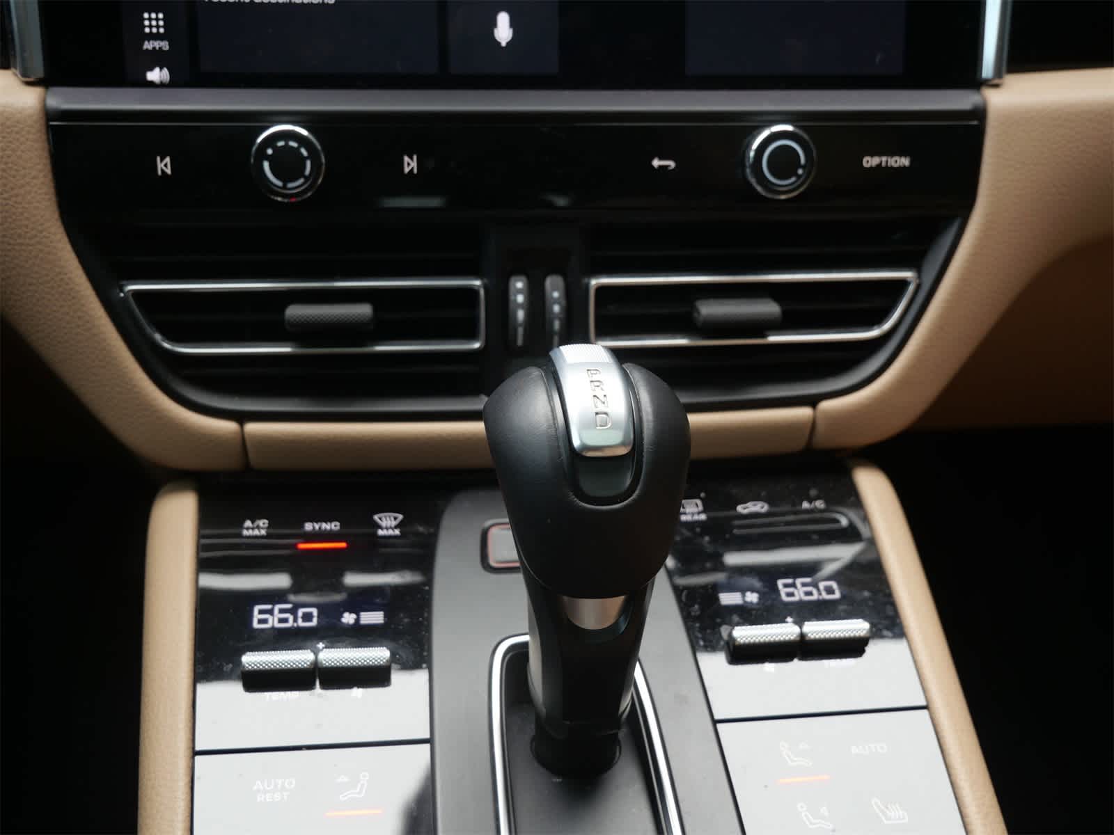 Thumbnail: 2024 Porsche Macan - 18