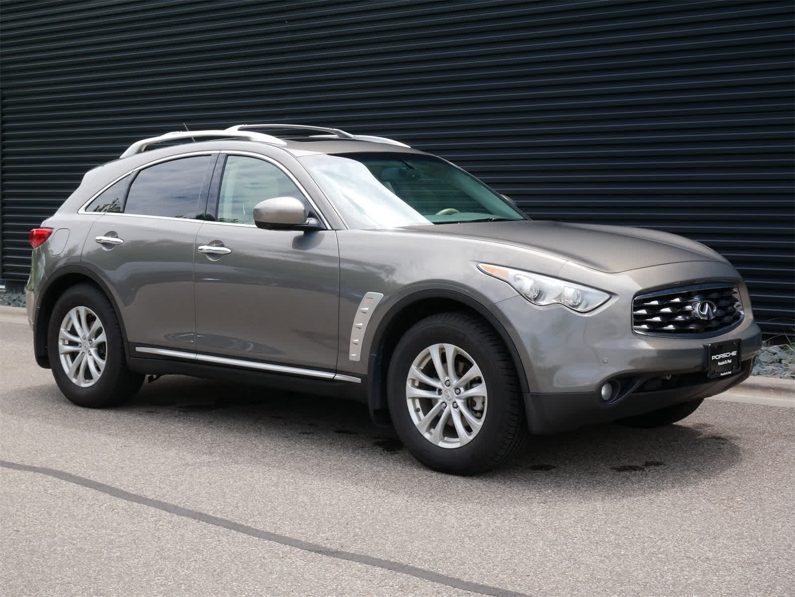 Thumbnail: 2010 INFINITI FX35 - 25
