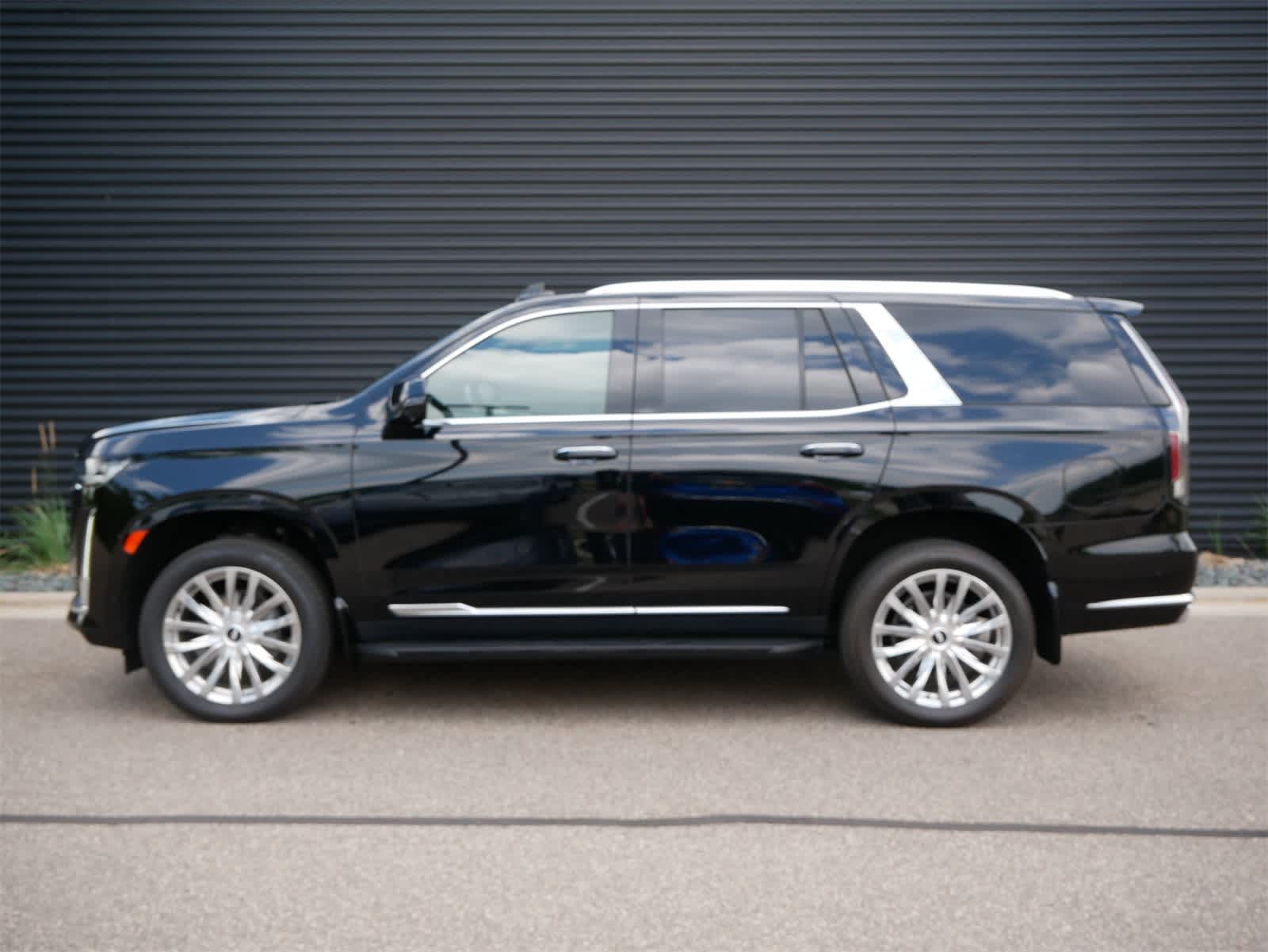 Thumbnail: 2021 Cadillac Escalade - 2