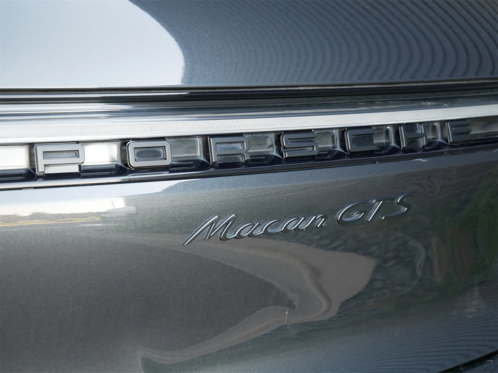 Thumbnail: 2021 Porsche Macan - 25
