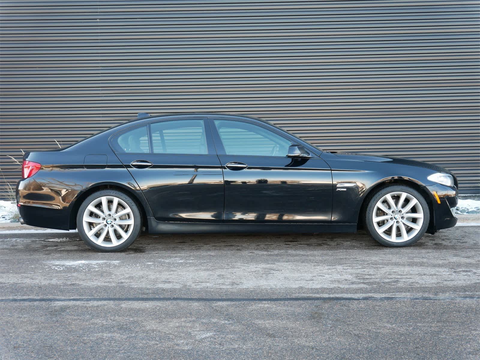 Thumbnail: 2012 BMW 5 Series - 24