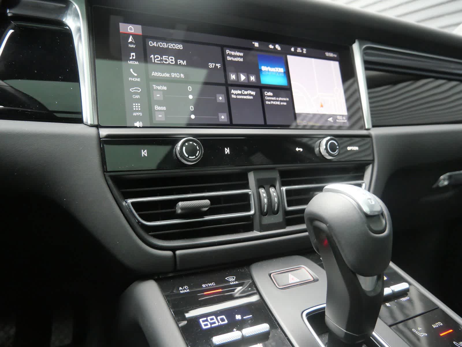 Thumbnail: 2023 Porsche Macan - 18