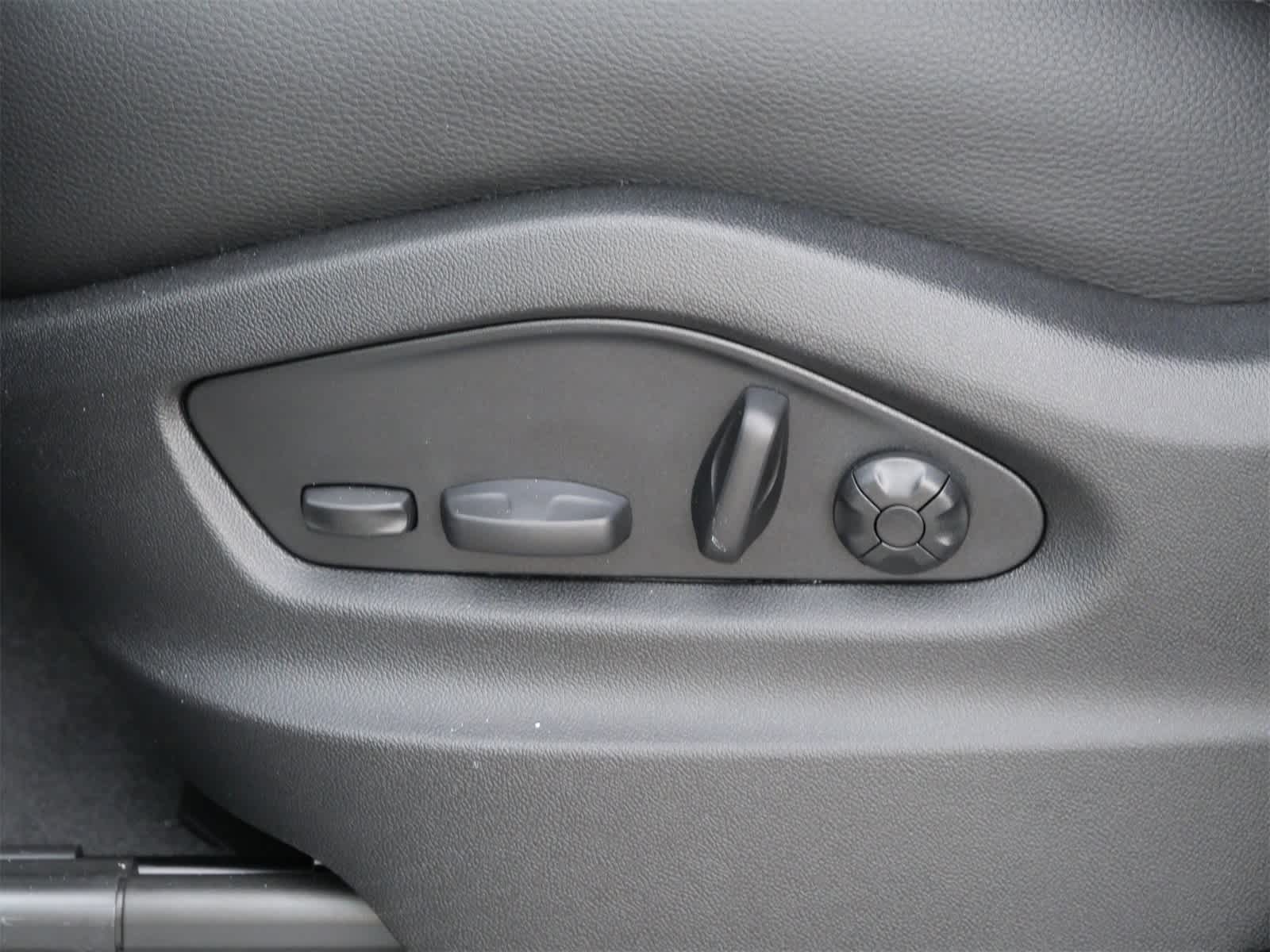 Thumbnail: 2026 Porsche Cayenne - 10