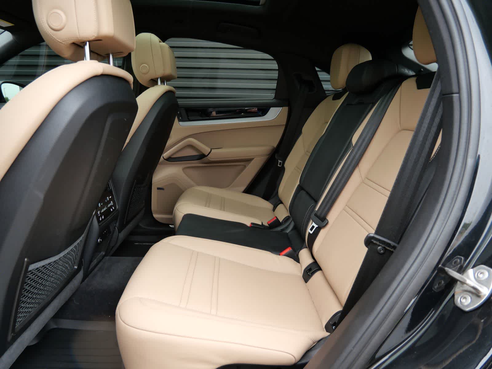 Thumbnail: 2024 Porsche Cayenne - 9