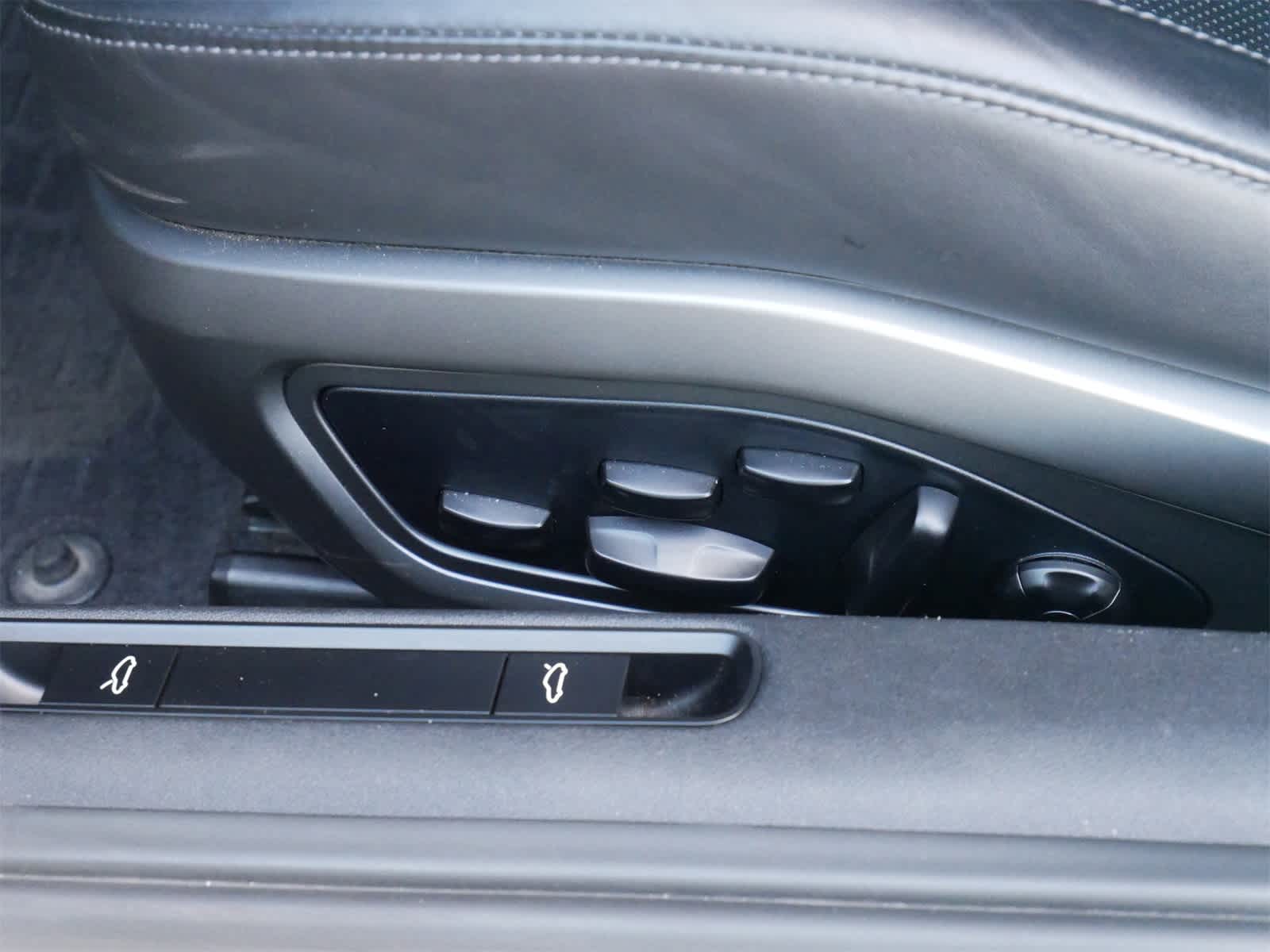 Thumbnail: 2020 Porsche 911 - 10