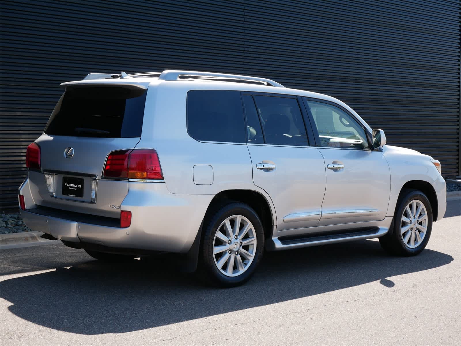 2011 Lexus LX 570 26