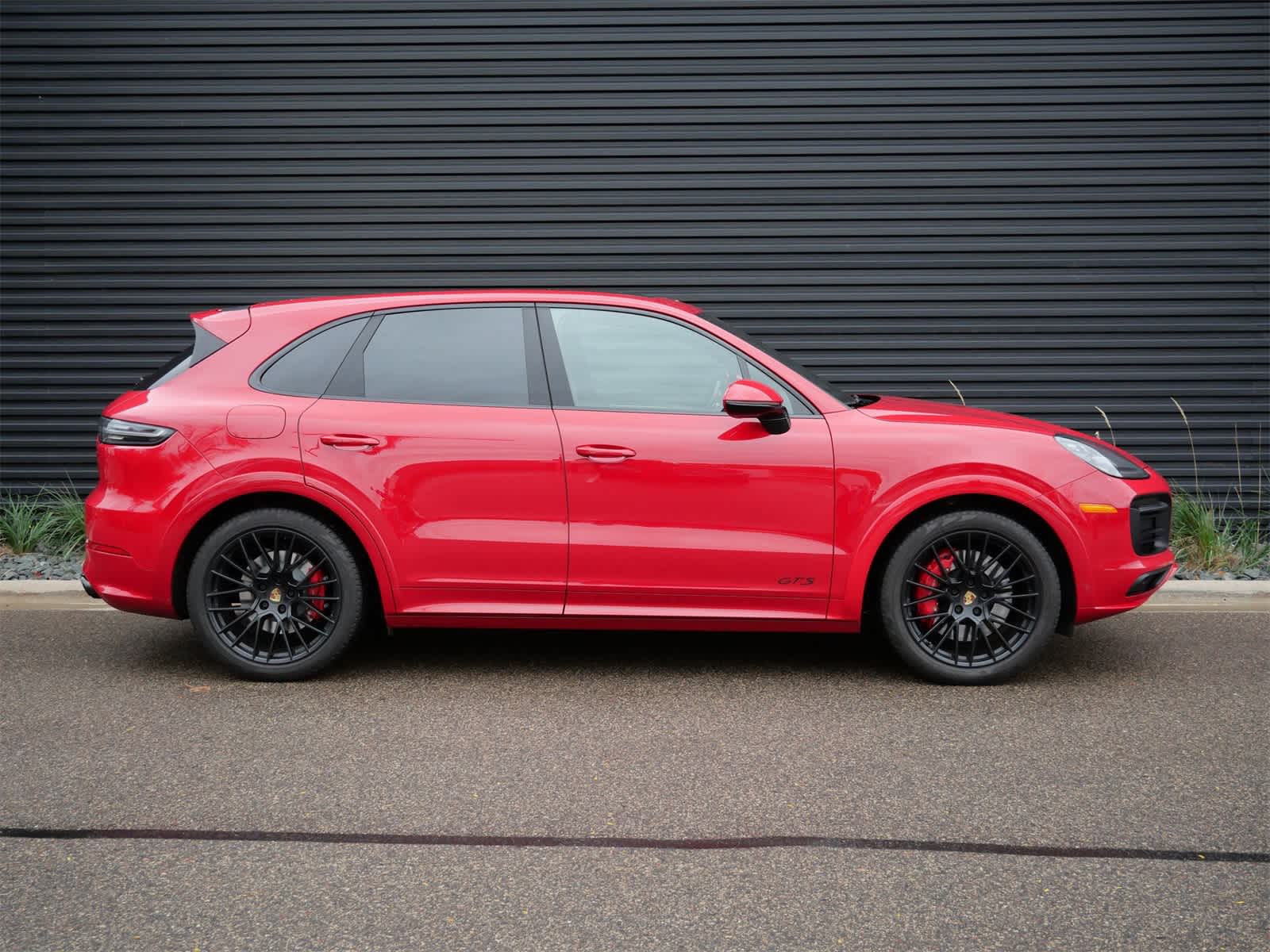 Thumbnail: 2023 Porsche Cayenne - 25