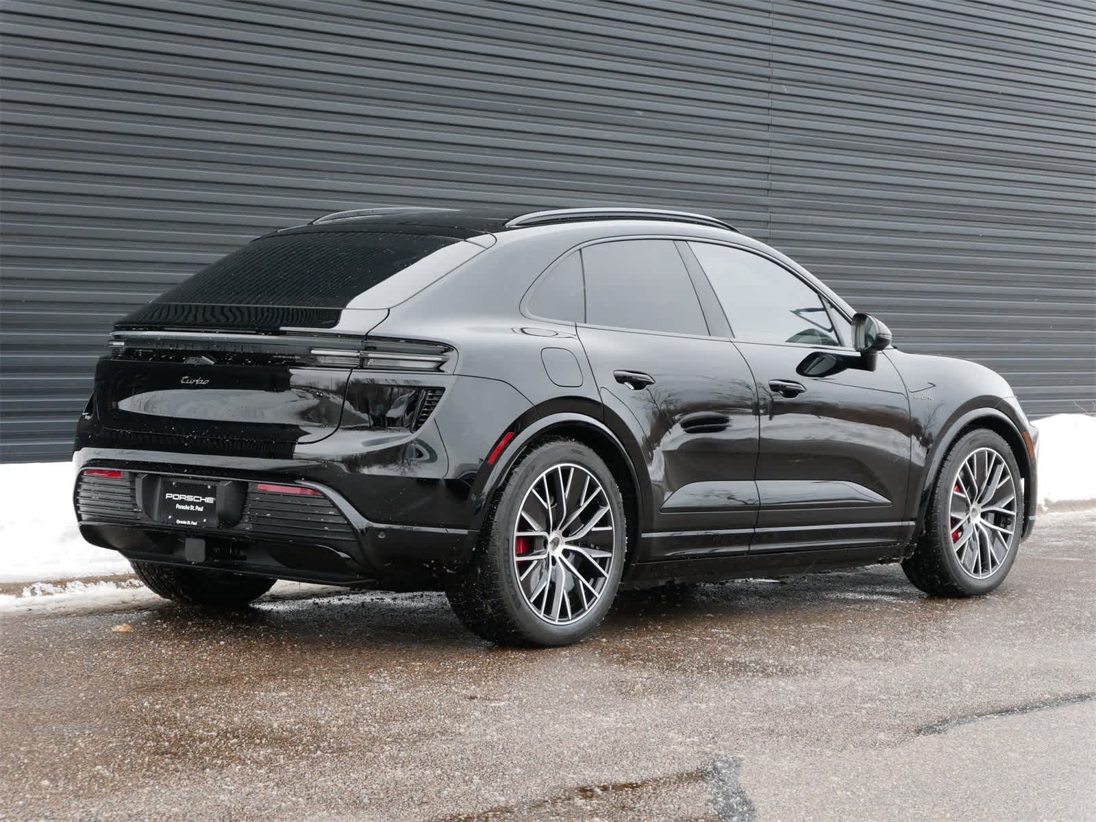 Thumbnail: 2025 Porsche Macan - 25