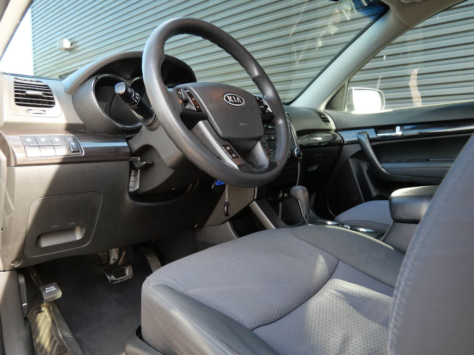 Thumbnail: 2012 Kia Sorento - 4