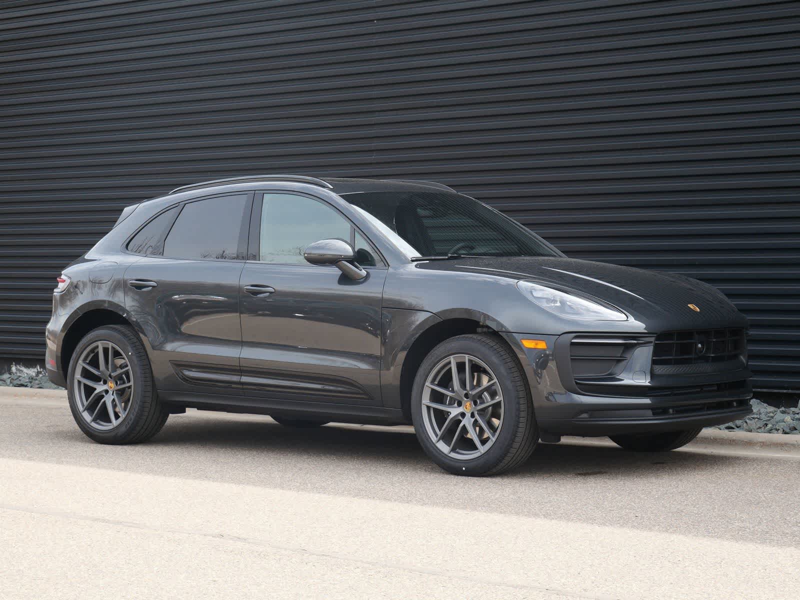 Thumbnail: 2026 Porsche Macan - 27