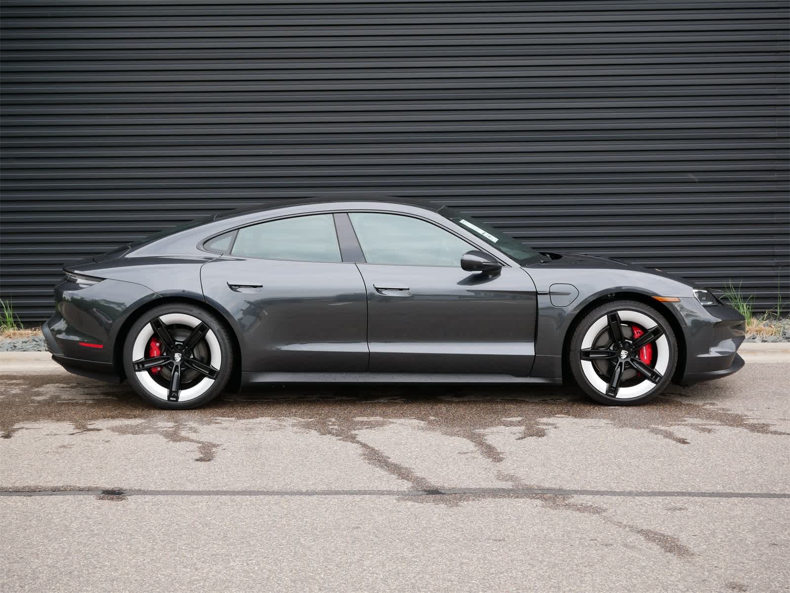 Thumbnail: 2025 Porsche Taycan - 25