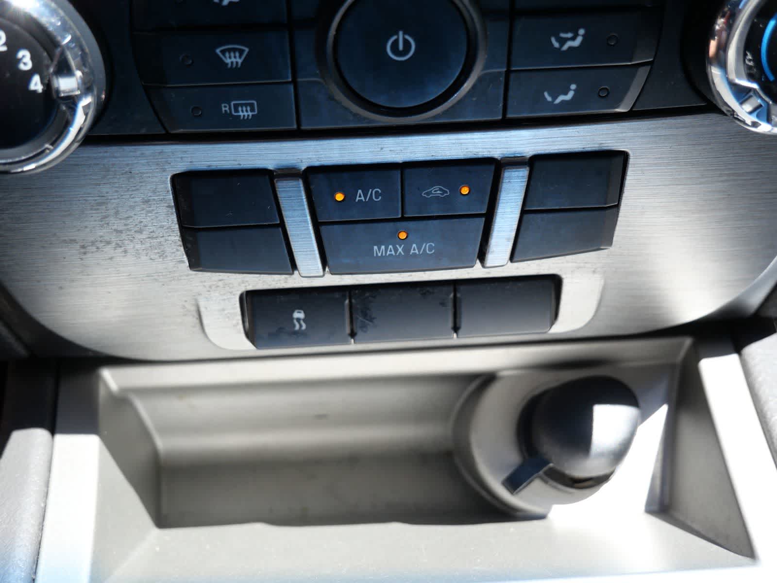 Thumbnail: 2010 Ford Fusion - 16