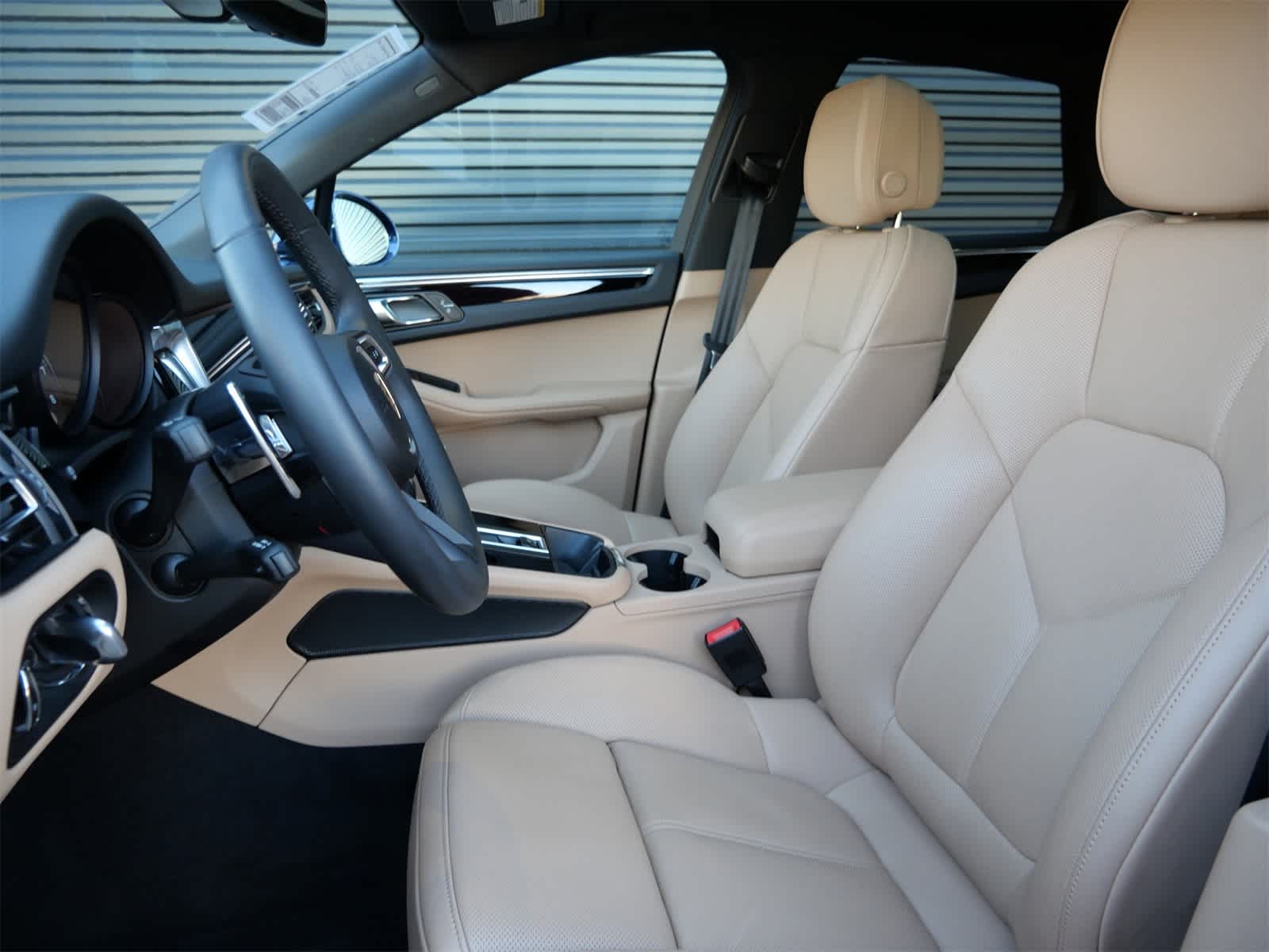 Thumbnail: 2025 Porsche Macan - 5