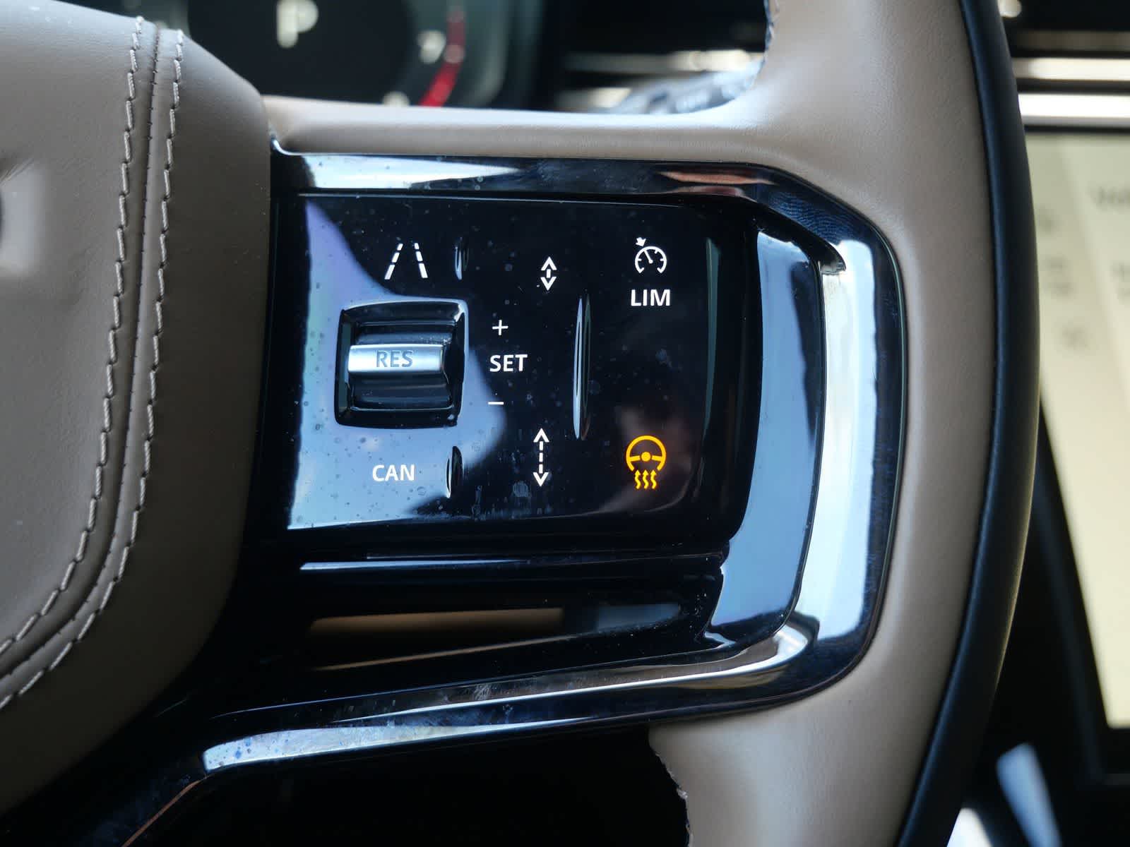 Thumbnail: 2025 Land Rover Range Rover Sport - 15