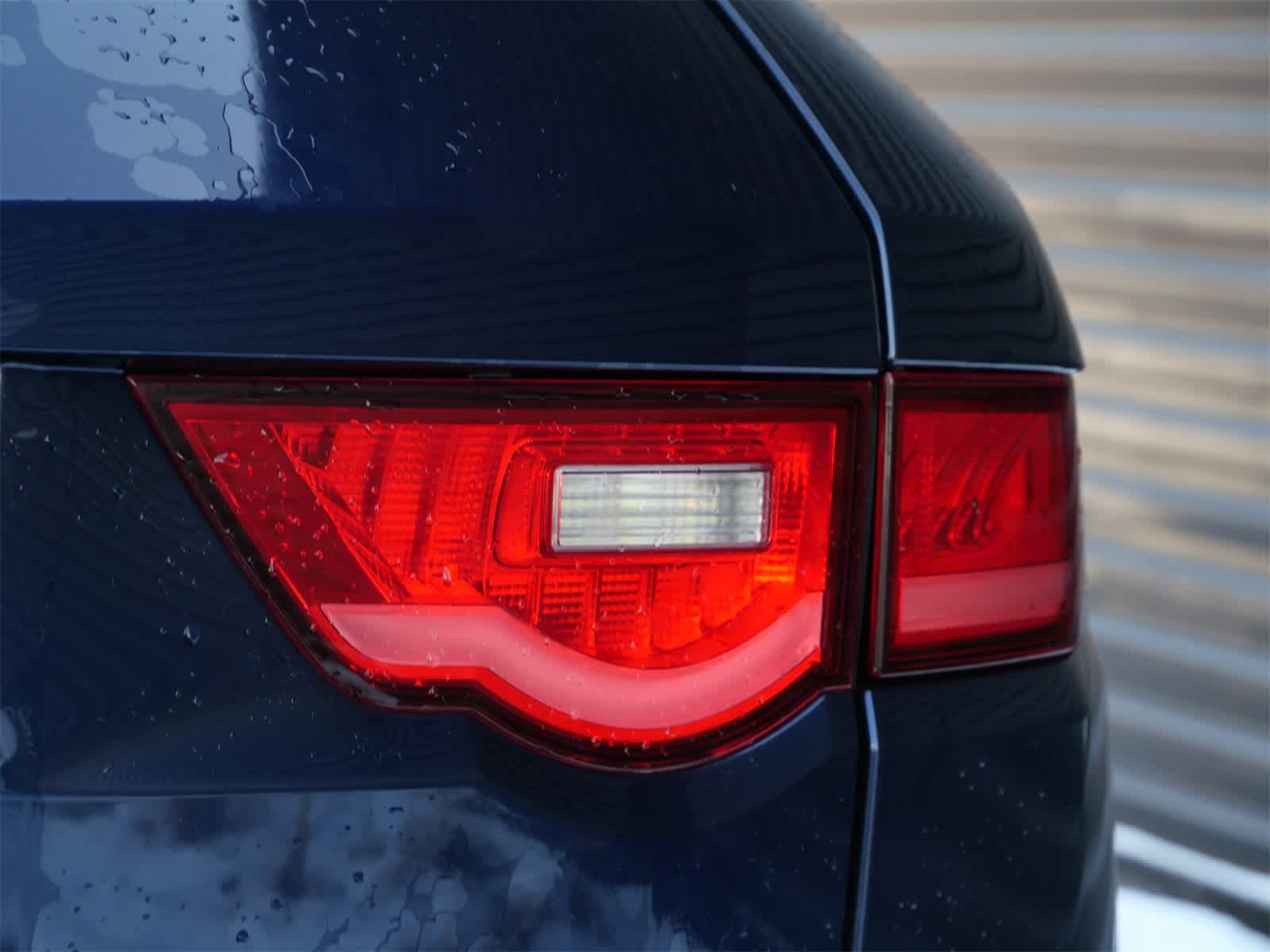 Thumbnail: 2018 Jaguar F-Pace - 8