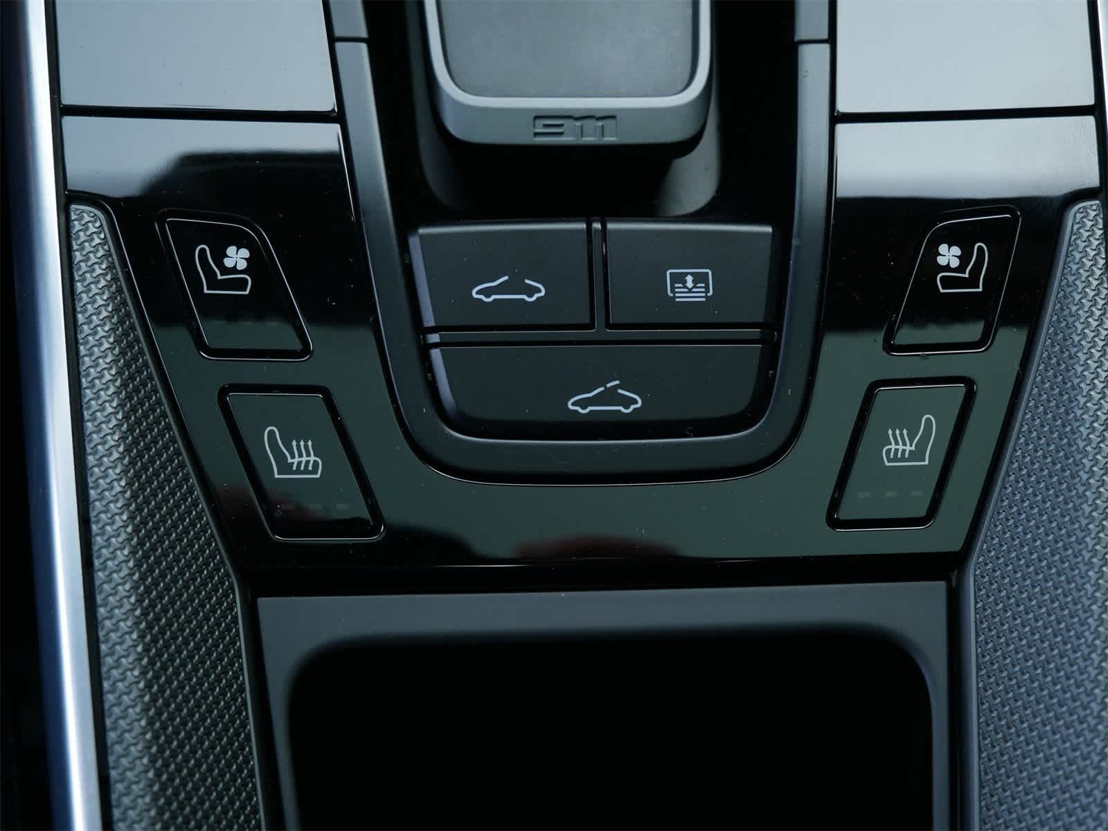 Thumbnail: 2020 Porsche 911 - 12