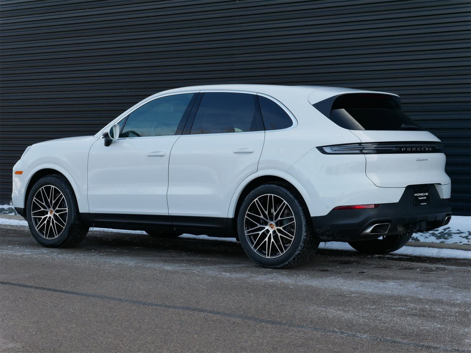 Thumbnail: 2025 Porsche Cayenne - 3