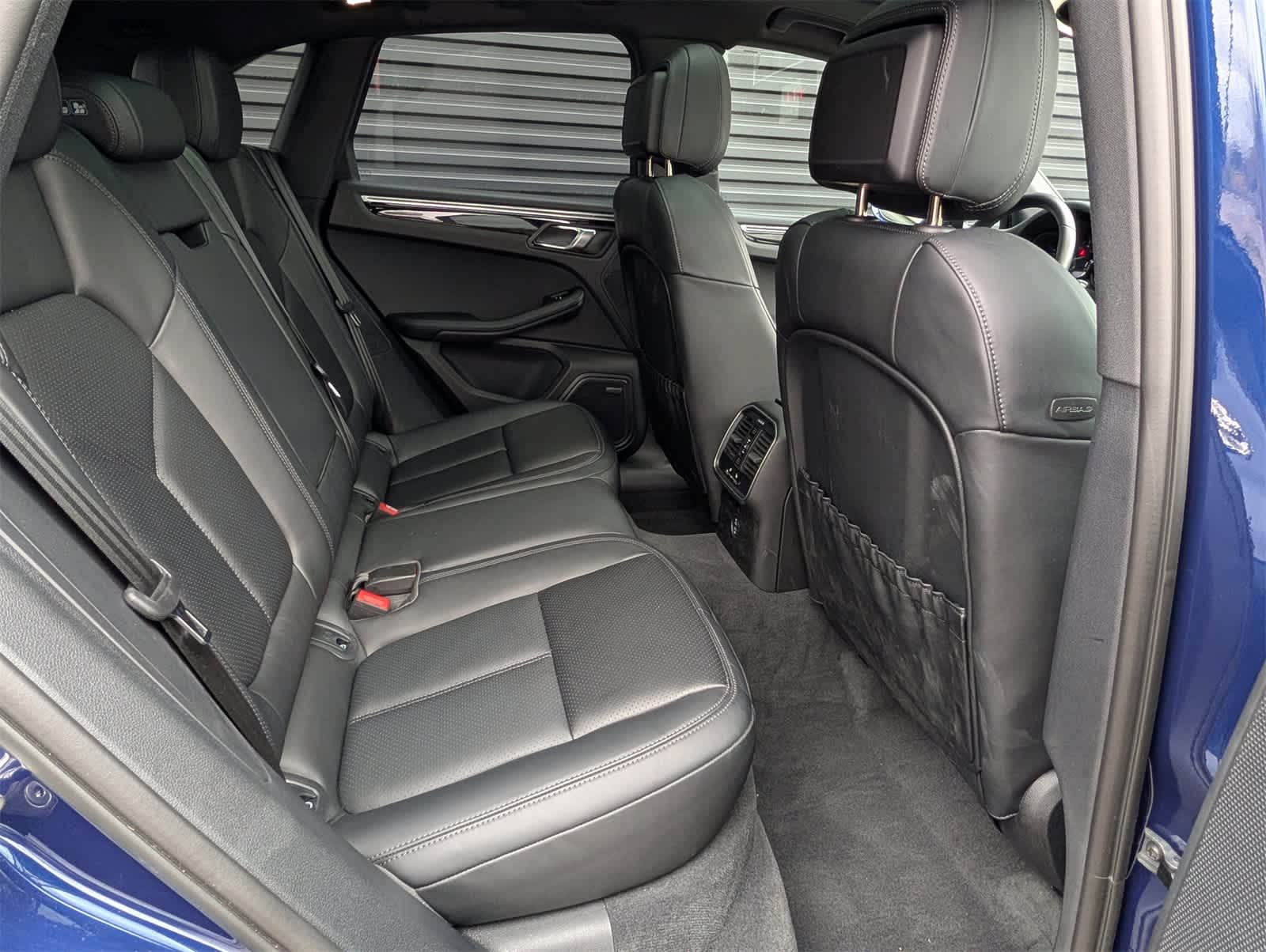 Thumbnail: 2025 Porsche Macan - 23