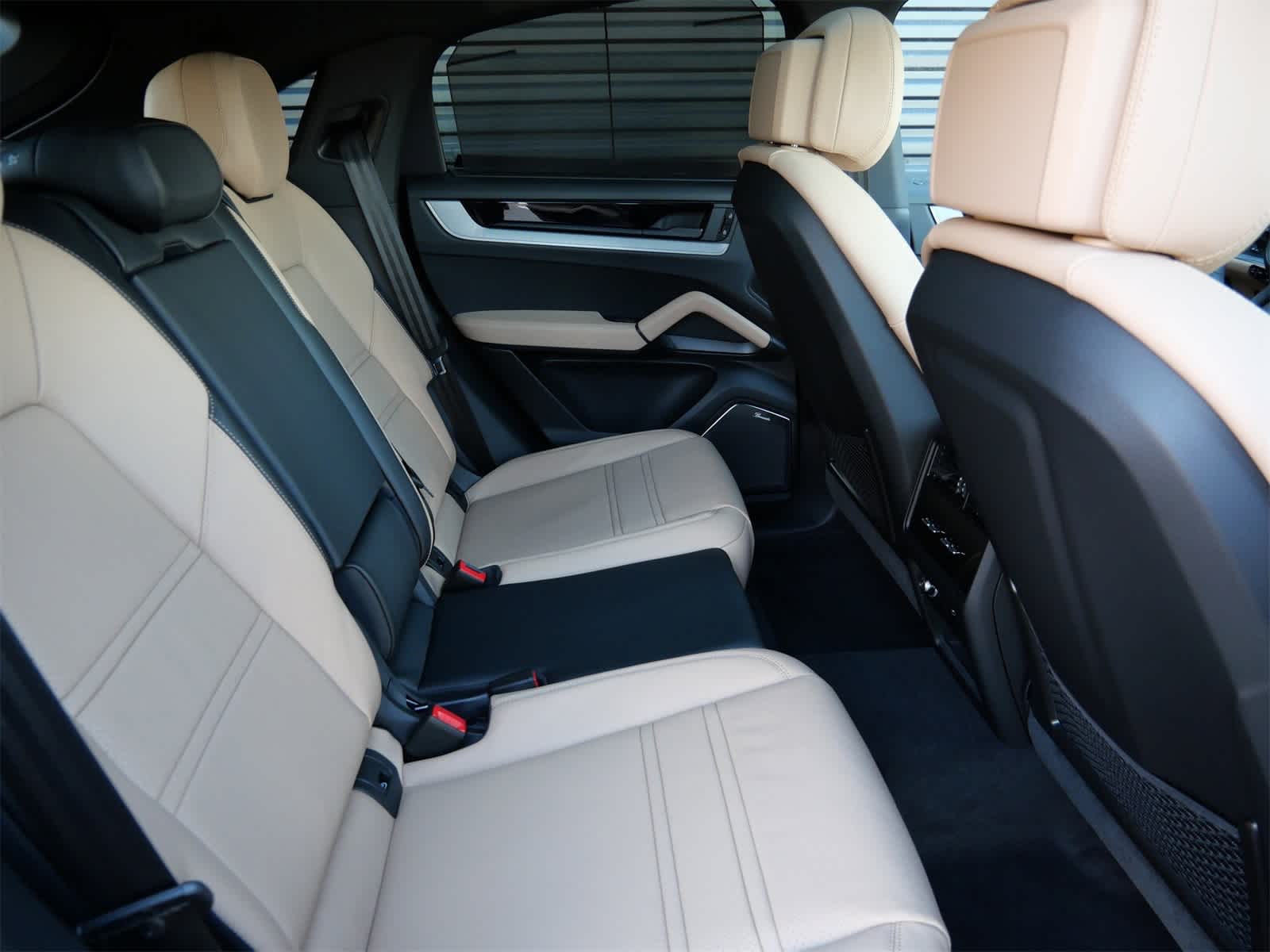 Thumbnail: 2026 Porsche Cayenne - 29