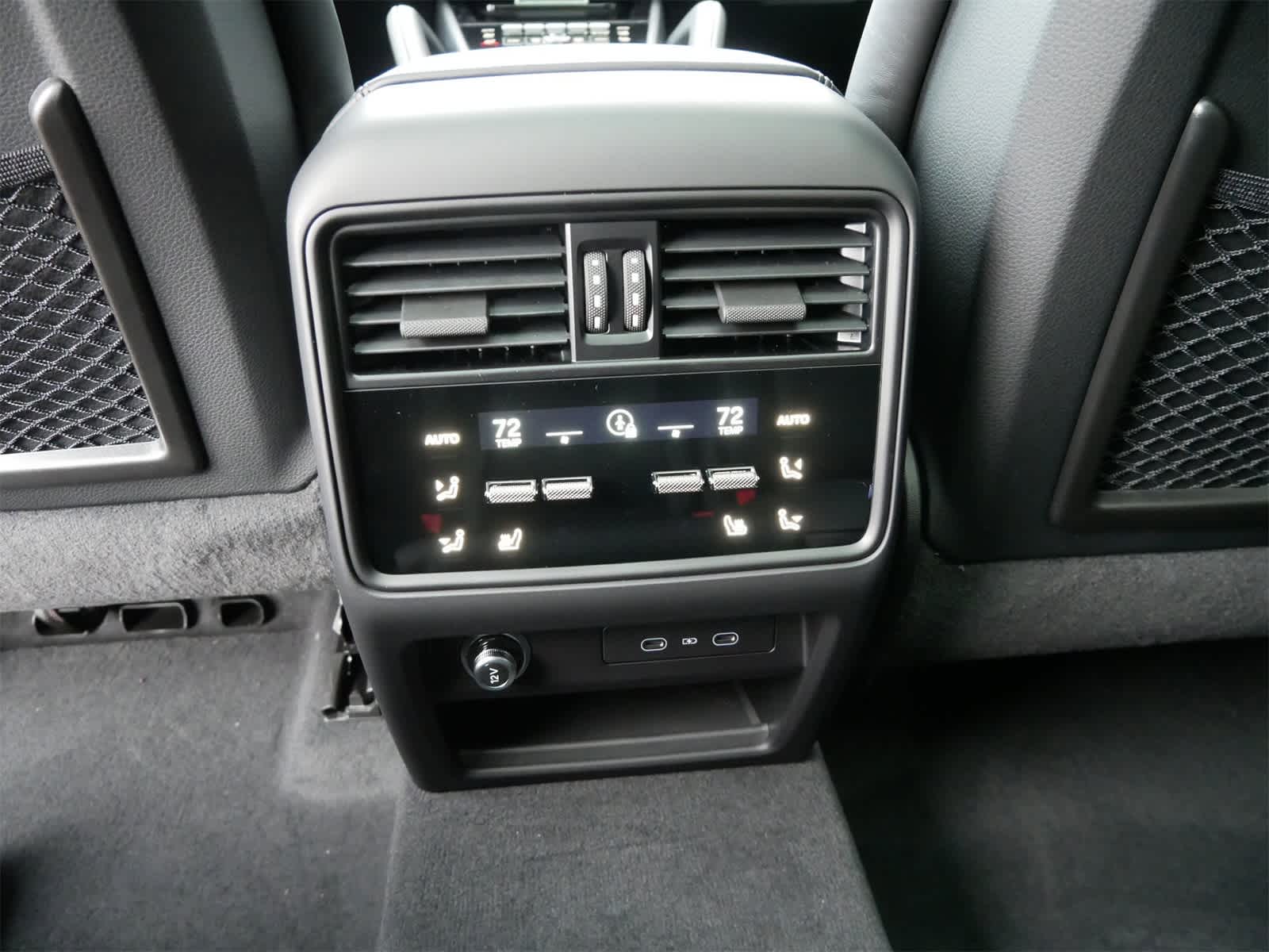 Thumbnail: 2026 Porsche Cayenne - 12