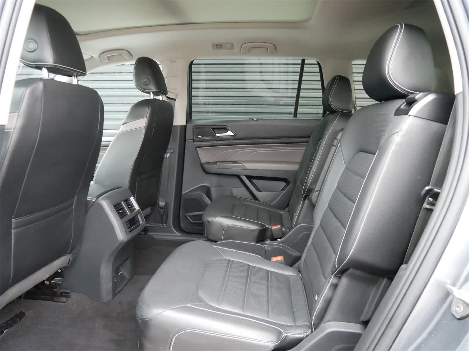 Thumbnail: 2022 Volkswagen Atlas - 11