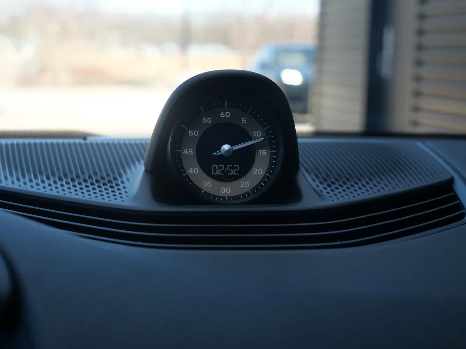 Thumbnail: 2025 Porsche Taycan - 23