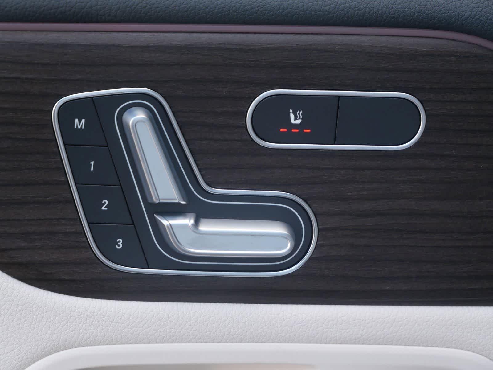 Thumbnail: 2025 Mercedes-Benz EQB - 10