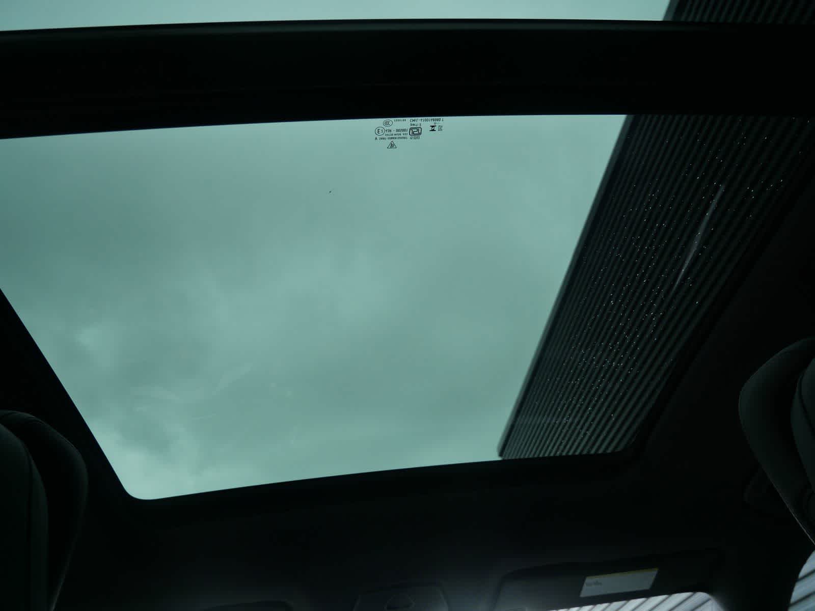 Thumbnail: 2026 Porsche Macan - 12