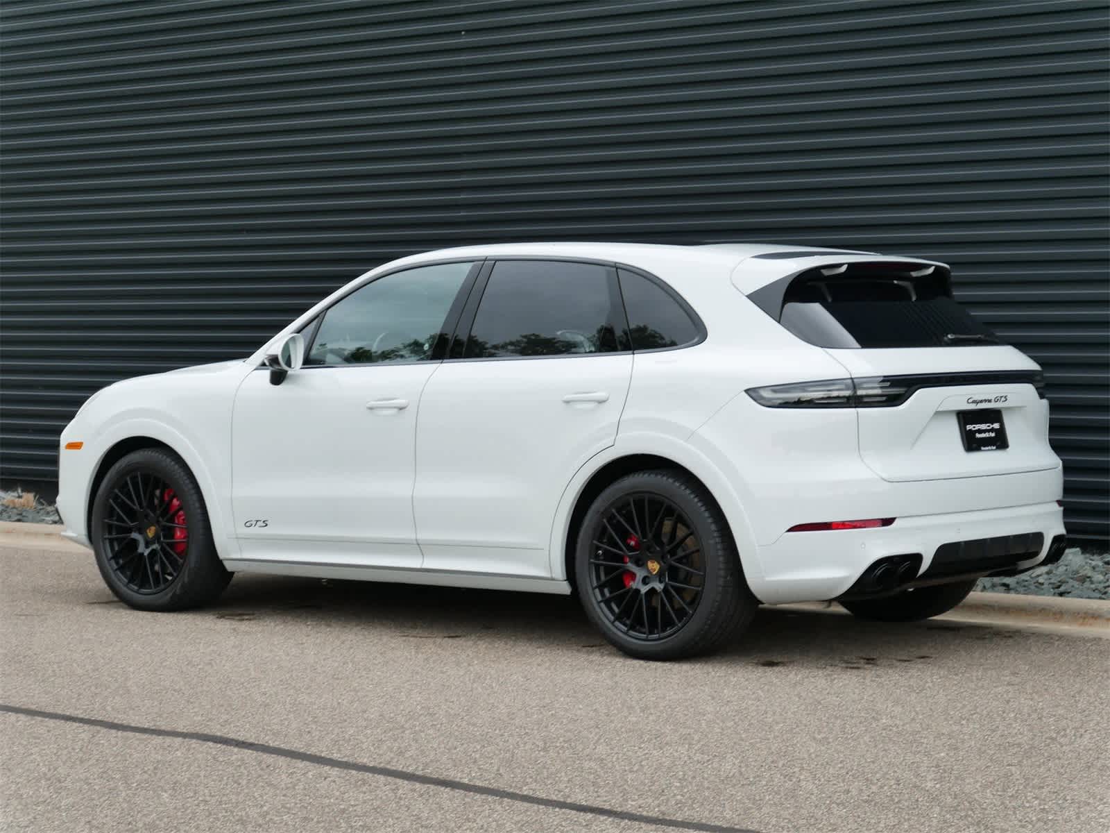 Thumbnail: 2022 Porsche Cayenne - 3