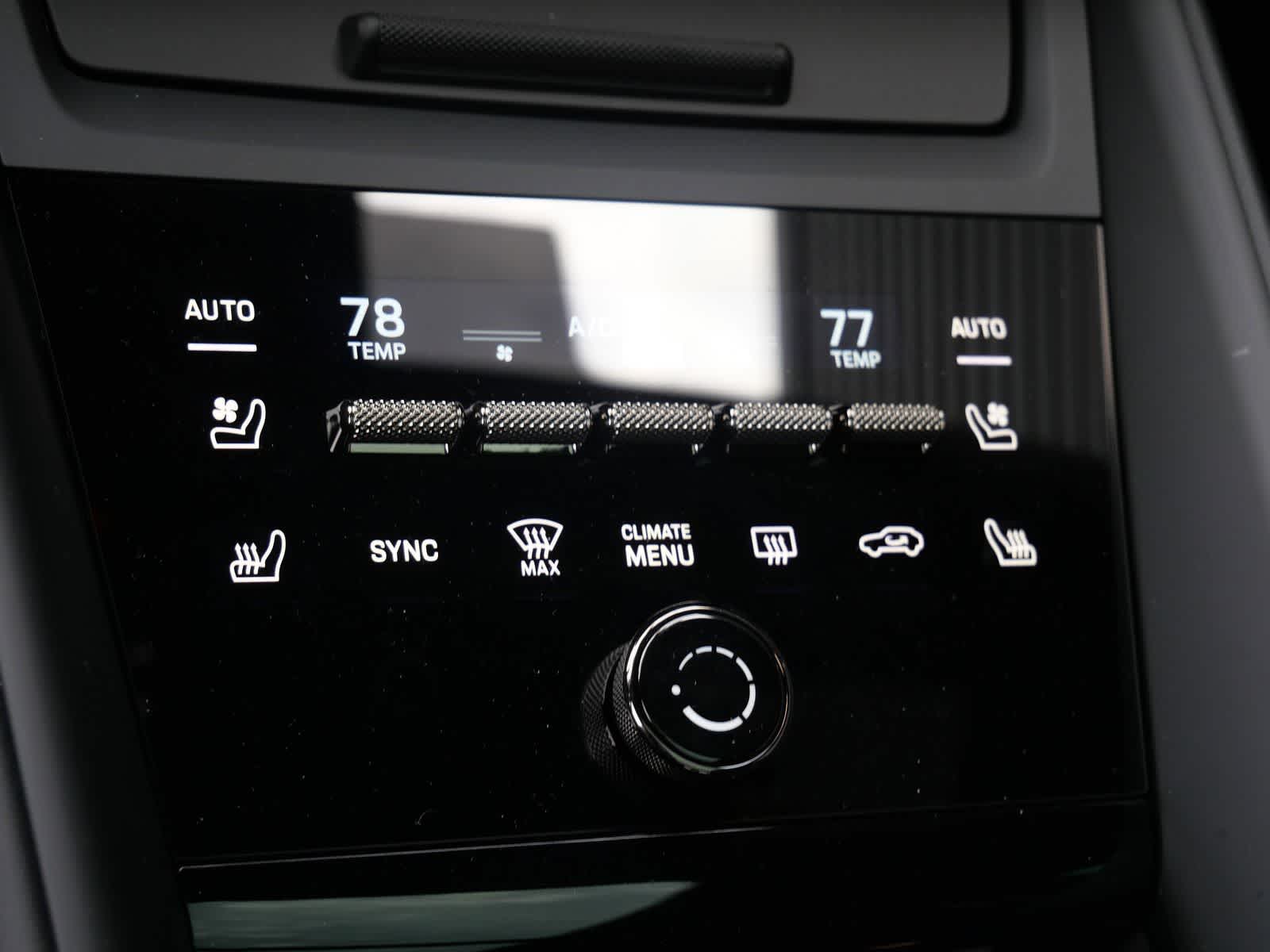 Thumbnail: 2025 Porsche Macan - 18