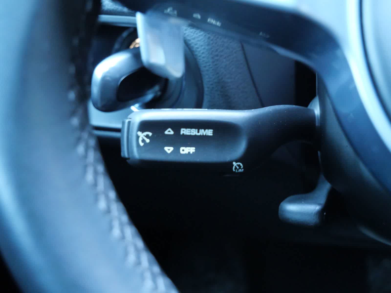 Thumbnail: 2021 Porsche Macan - 20