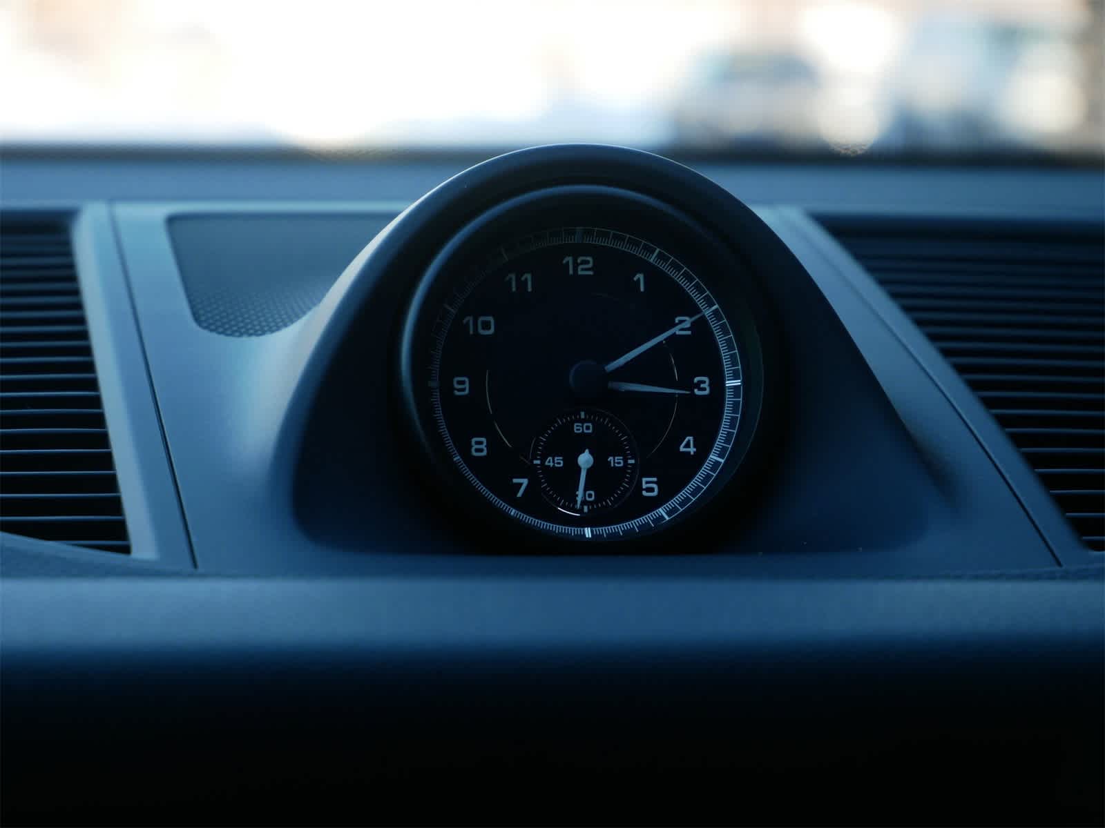 Thumbnail: 2025 Porsche Macan - 21