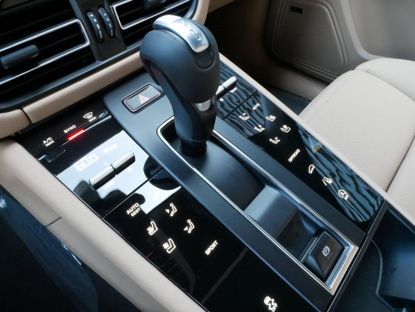 Thumbnail: 2025 Porsche Macan - 19